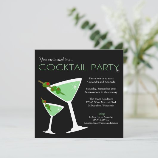 Green Martini Cocktail Party Invitation Kaart (Staand voorkant)