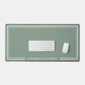 Green Minimalist Monogram Bureaumat (Keyboard & Muis)