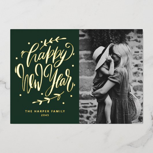 Green Modern Calligraphy and Wreath New Year Photo Folie Feestdagenkaart (Voorkant)