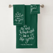 Green Modern Christmas Typography Personalized Bad Handdoek (Insitu)