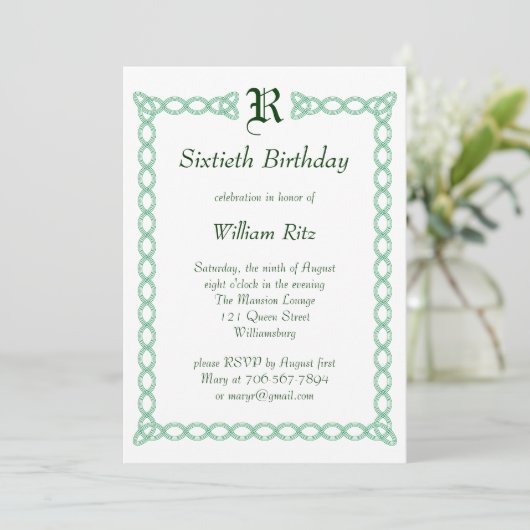 Green Monogrammed Birthday Invitation Kaart (Staand voorkant)