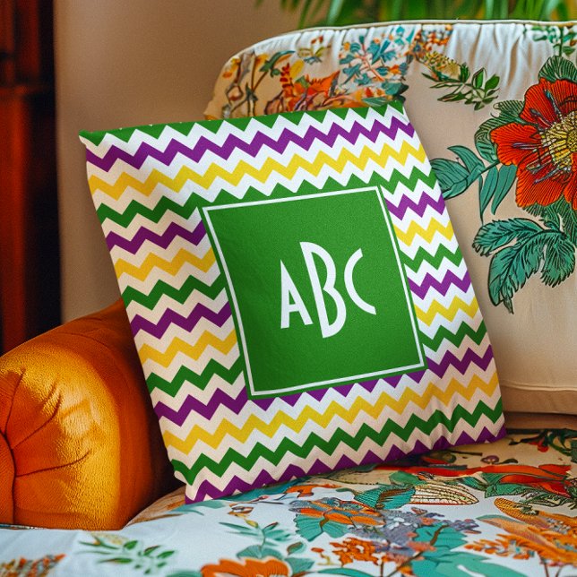 Green Monogrammed Mardi Gras Zigzag Kussen (Green Monogrammed Mardi Gras Zigzag Throw Pillow)
