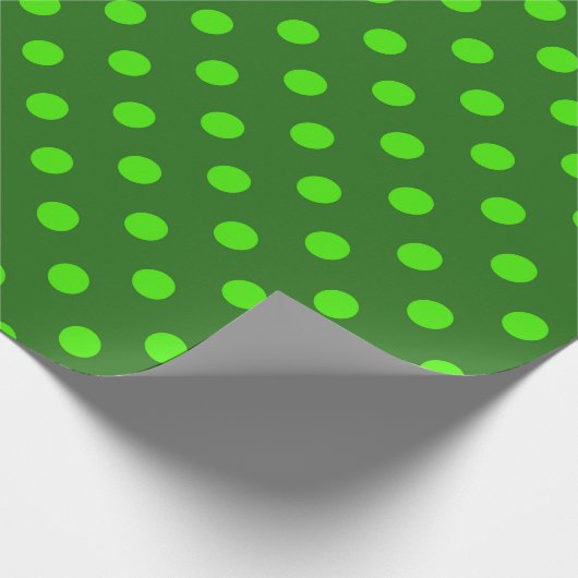 Green On Dark Green Polka Dots Pattern Design Cadeaupapier (Hoek)