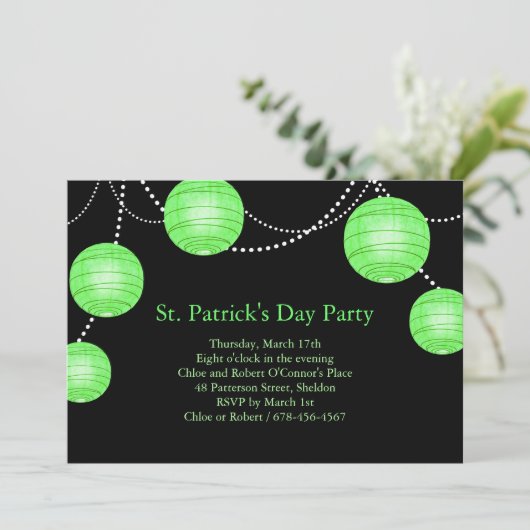 Green Party Lantern St. Patrick's Day Invitation Kaart (Staand voorkant)