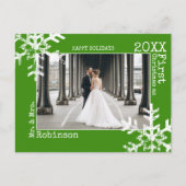 Green Pas getrouwd 1e kerstfoto Snowflake Feestdagenkaart (Voorkant)