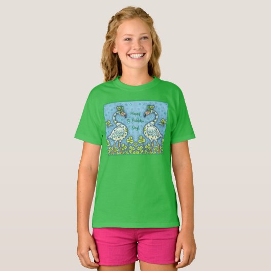 GREEN POLKA DOT FLAMINGOS, FUNNY ST. PATRICK'S DAG T-SHIRT (Voorkant volledig)