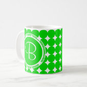 Green Polka Dot Monogram Koffiemok (Voorkant links)