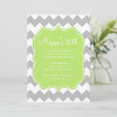 Green Quatrefoil Chevron Birthday Uitnodiging (Staand voorkant)