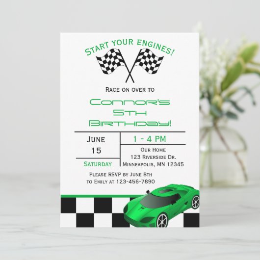 Green Race Car | Aangepaste uitnodiging voor kinde (Staand voorkant)