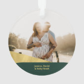 Green, Red & Gold Modern First kerstfoto Orn Ornament (achterkant)