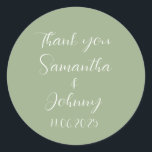 Green Sage Calligraphy Elegant Couple Wedding Ronde Sticker<br><div class="desc">Groene,  sage,  elegante,  eenvoudige bruiloftszegels. Pas het aan met uw namen.</div>