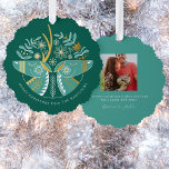 Green Scandi Reindeer Pair Kerstmis Ornament Kaart<br><div class="desc">Perfect voor een paar, deze kaart is voorzien van een Scandinavisch geïnspireerd ontwerp van twee hertenkoppen met natuurlijke decoratieve elementen zoals sneeuwvlokken, bloemen en takken in wit en faux metallic goud. Personaliseer de tekst en voeg je foto op de achterkant toe voor een echte kerstkaart die ook als ornament voor...</div>
