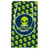 Green Sci-fi Alien, Birthday Klein Cadeauzakje (Voorkant)