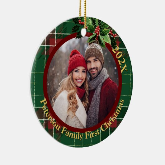 Green Scottish Plaid | Onze eerste kerstfoto Keramisch Ornament (Rechts)