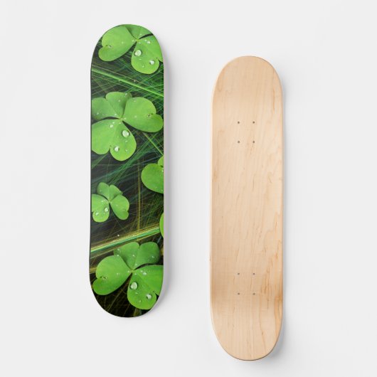 Green Shamrock Clover St Patrick's Day Skateboard (Voorkant)