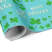 Green Shamrock Clovers Happy St. Patrick's Day Cadeaupapier (Rol Hoek)