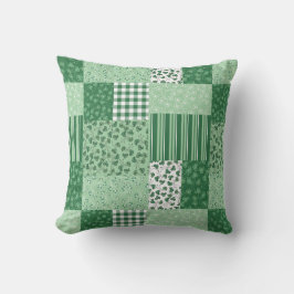 Green Shamrocks Faux Patchwork Pattern Pillow Kussen