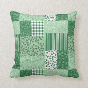 Green Shamrocks Faux Patchwork Pattern Pillow Kussen
