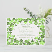 Green Shamrocks Invitation Kaart (Staand voorkant)