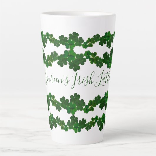 Green Shamrocks Irish Latté Mok gepersonaliseerd (Voorkant)