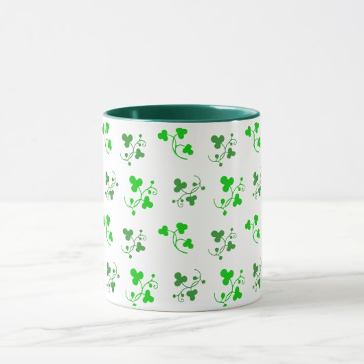 Green Shamrocks Pattern Mok (Midden)