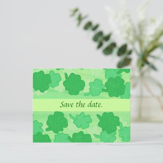 Green Shamrocks Wedding Save the date Briefkaarten (Staand voorkant)