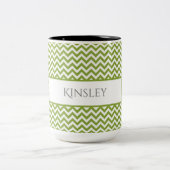 Green Simple Chevron Two-Tone Coffee-Mok Tweekleurige Koffiemok (Center)