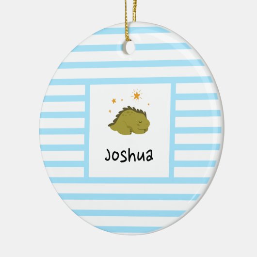 Green Sleepy Baby Dino | Baby Blue Stripe Modern Keramisch Ornament (Links)