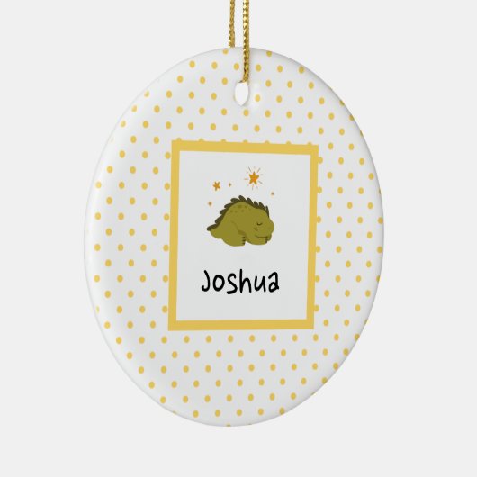 Green Sleepy Baby Dino | Gele poka dot Modern Keramisch Ornament (Rechts)