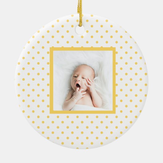 Green Sleepy Baby Dino | Gele poka dot Modern Keramisch Ornament (Achterkant)