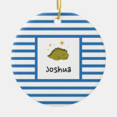 Green Sleepy Baby Dino | Navy Blue Stripe Modern Keramisch Ornament (Voorkant)