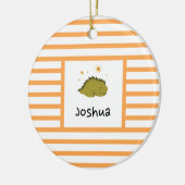 Green Sleepy Baby Dino | Oranje stripe Modern Keramisch Ornament (Links)