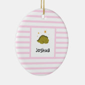 Green Sleepy Baby Dino | Roze band Modern Keramisch Ornament (Rechts)