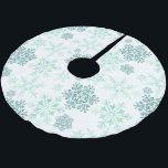 Green Snowflake Pattern Kerstboom Rok<br><div class="desc">Elegant kerstboomrok met wintersneeuwvlokpatroon in groene munt en smarald. Traditioneel,  klassiek ontwerp met modern kleurenpalet.</div>
