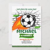 Green Soccer verjaardagsfeestje uitnodiging (Voorkant)