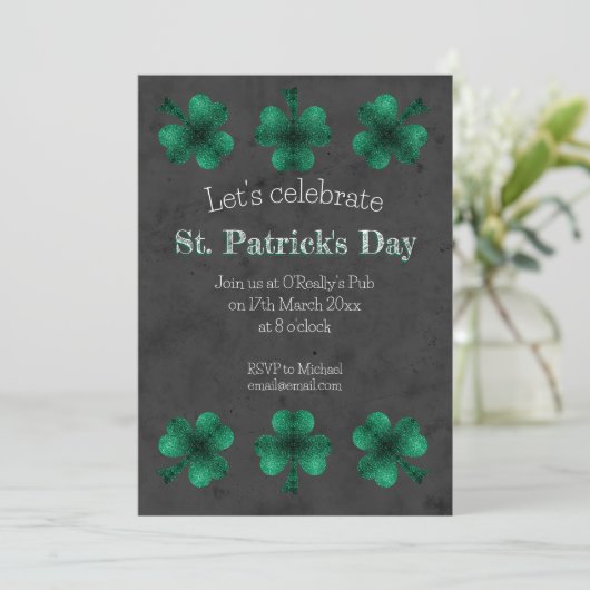 Green Sparkle Shamrock Grey St Patrick Day Kaart (Staand voorkant)