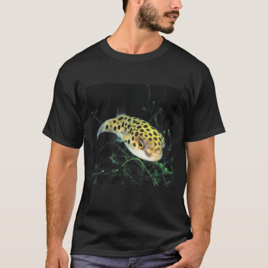 Green spotted puffer t-shirt (Voorkant)