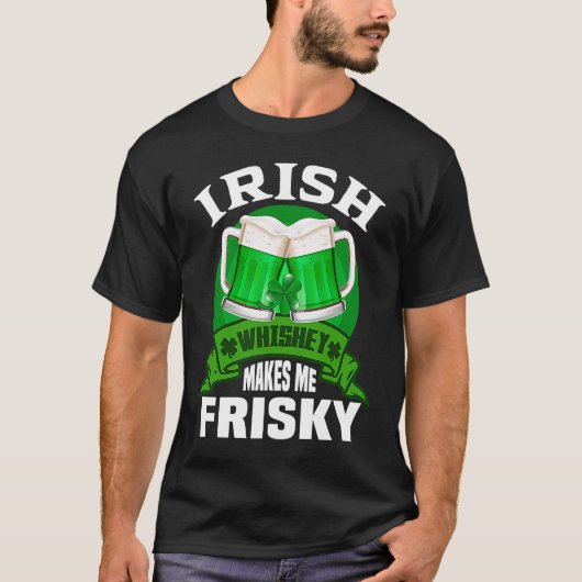 Green St Patrick's Day pyjama Irish Whiskey Makes T-shirt (Voorkant)
