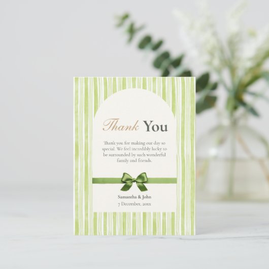 Green Stripe Modern Photo Wedding Bedankkaart (Staand voorkant)
