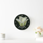Green Striped Tulip Flower Personalized Ronde Klok (Huis)