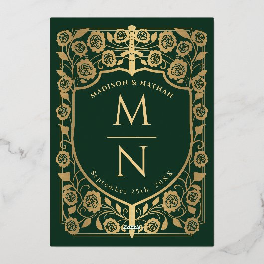 Green Sword Shield Medieval Monogram Bewaar de dat Folie Uitnodiging (Achterkant)