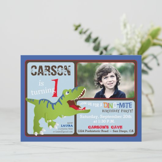 Green T-Rex Dinosaur First Birthday Invite Kaart (Staand voorkant)