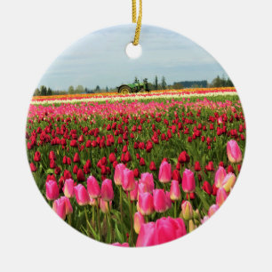 Green Tractor in Tulip Field, Oregon Keramisch Ornament