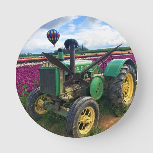 Green Tractor in Tulip Field, Oregon Ronde Klok (Voorkant)
