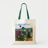 Green Tractor in Tulip Field, Oregon Tote Bag (Voorkant)