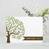 Green Tree en Cream Earth Day Invitation Kaart (Staand voorkant)