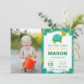 Green Turtle Stripe Verjaardag Uitnodiging w Foto (Staand voorkant)