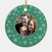 Green Whimsical Snowflakes Foto Ornament (Voorkant)