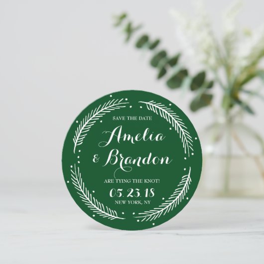 Green Whimsical Winter Wreath Save the Date Kaart (Staand voorkant)