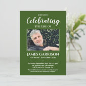 Green White Celebration of Life Photo Memorial Kaart (Staand voorkant)